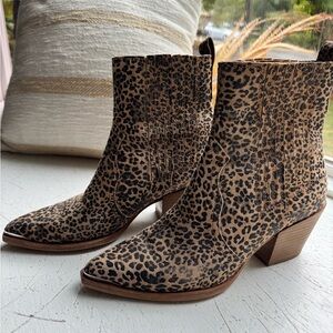 Dolce Vita Tan and Black Ankle Boots